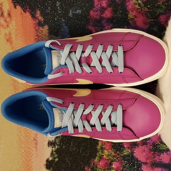 Womens Nike Dunk Low Retro Classic Sneakers - Picture 7 of 10